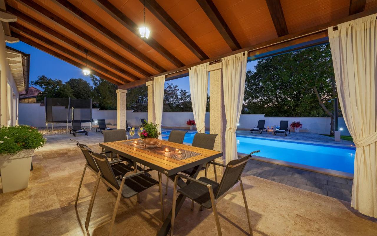 Villa Desapemani Žminj Buitenkant foto