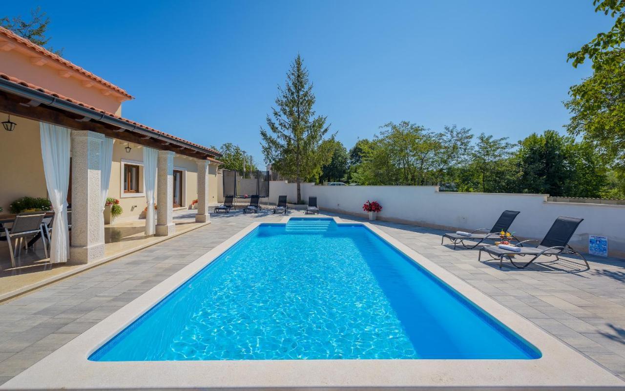 Villa Desapemani Žminj Buitenkant foto